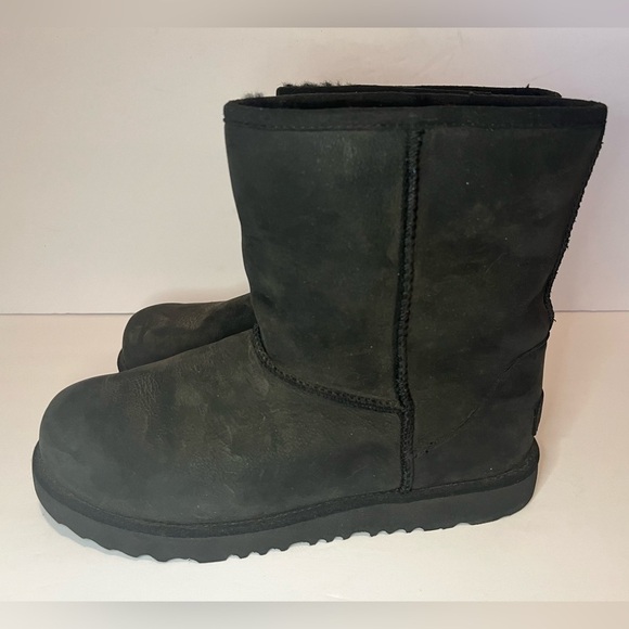 UGG Women's Classic Short II Boot, Black - Picture 8 of 16